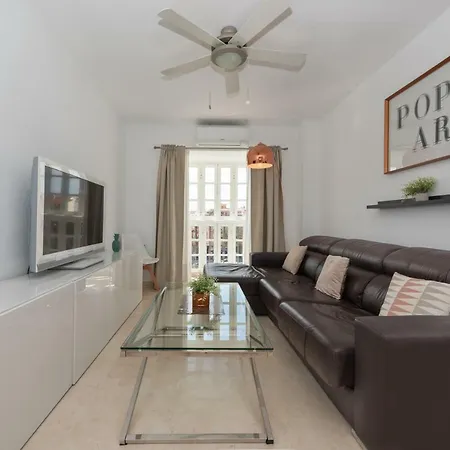 Myramar Premium Center شقة